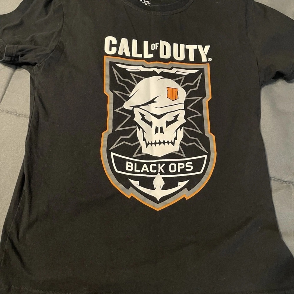 Call Of Duty - "Black Ops" Tee Shirt Size Small Numskull